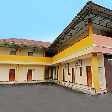 Pondokan Cempaka Cirebon RedPartner Luaran gambar