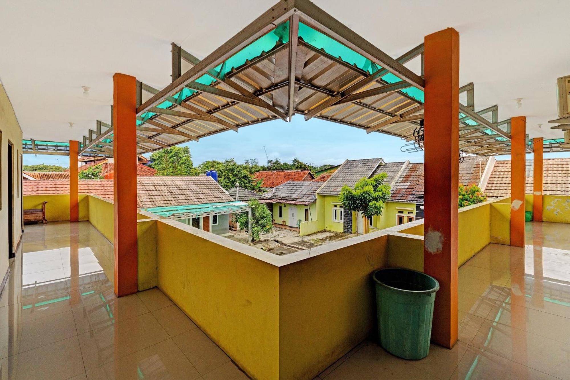 Pondokan Cempaka Cirebon RedPartner Luaran gambar