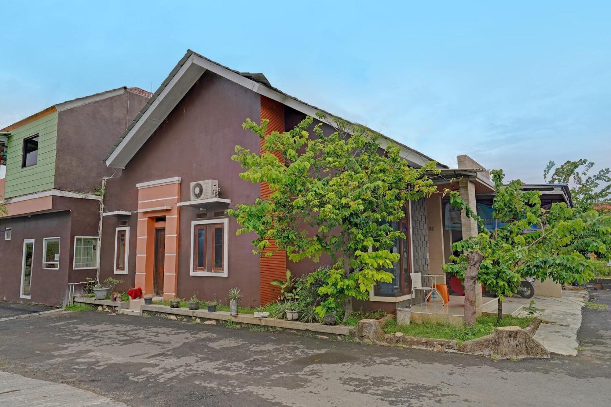 Pondokan Cempaka Cirebon RedPartner Luaran gambar